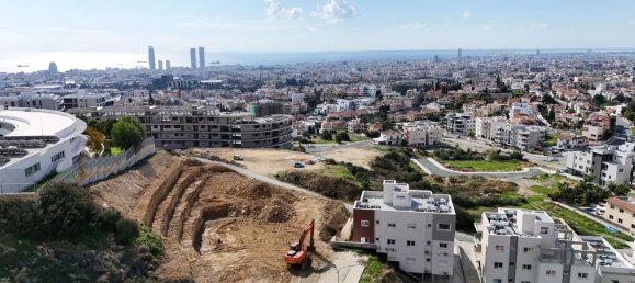 3 bedrooms Apartment in Limassol, Cyprus No. 20348 3