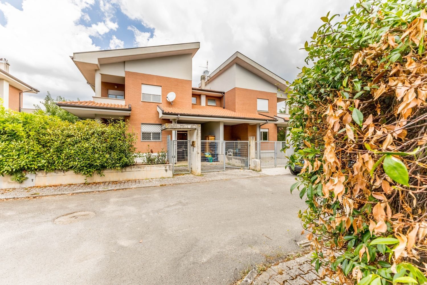 Villa de 5 habitaciónes en Sezze, Italy No. 301162