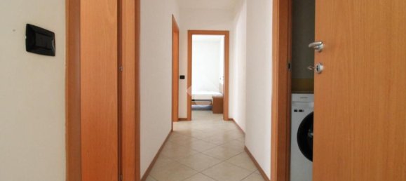 Квартира с 3 спальнями в Кампобассо, Италия № 339544 7