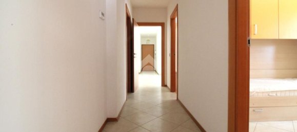 Квартира с 3 спальнями в Кампобассо, Италия № 339544 6