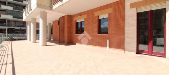 Квартира с 3 спальнями в Кампобассо, Италия № 339544 17