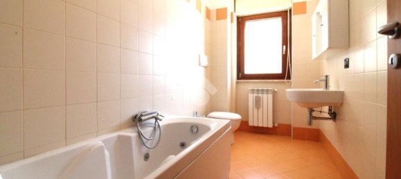 Квартира с 3 спальнями в Кампобассо, Италия № 339544 13