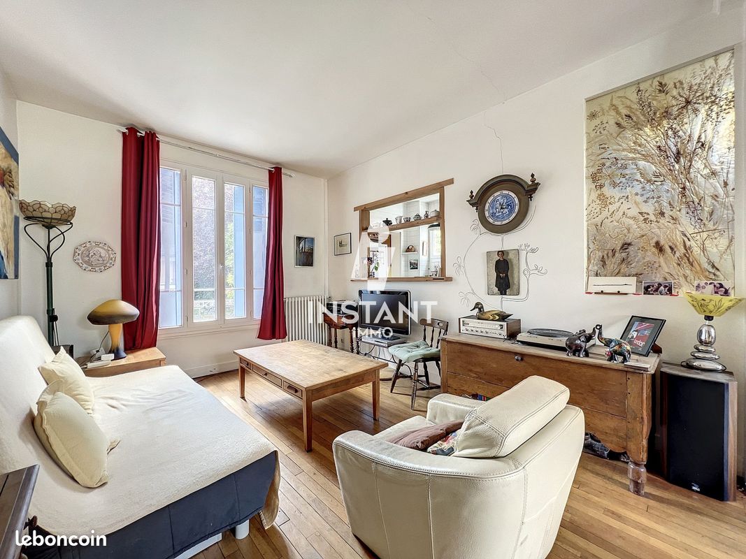 Casa de 2 dormitorios en Montgeron, France No. 163473