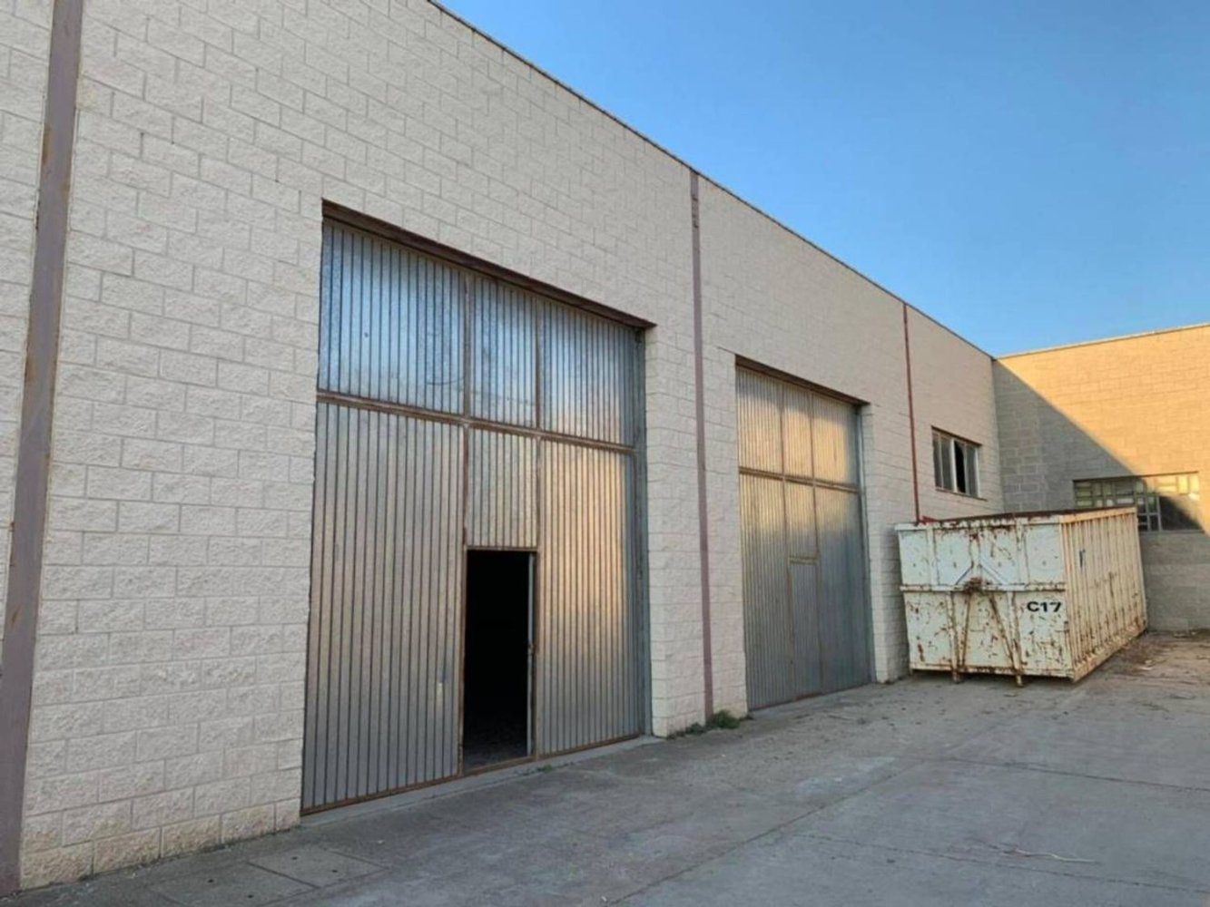 Almacén en Medina del Campo, Spain 910 m² No. 108360