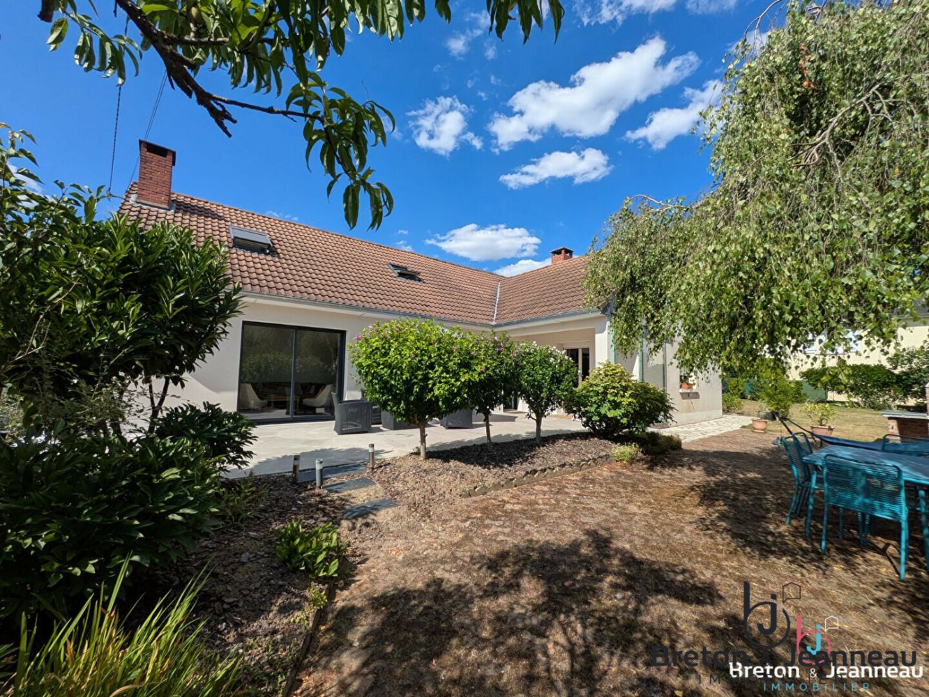 4 bedrooms House in Saint-Berthevin, France No. 360601