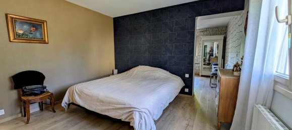 4 bedrooms House in Saint-Berthevin, France No. 360601 4