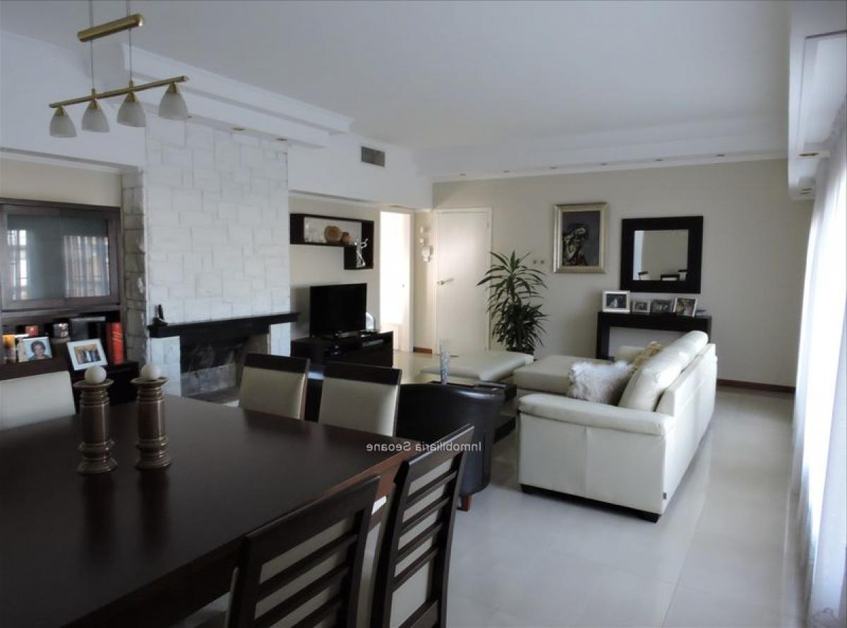 4 bedrooms House in Montevideo, Uruguay No. 4654