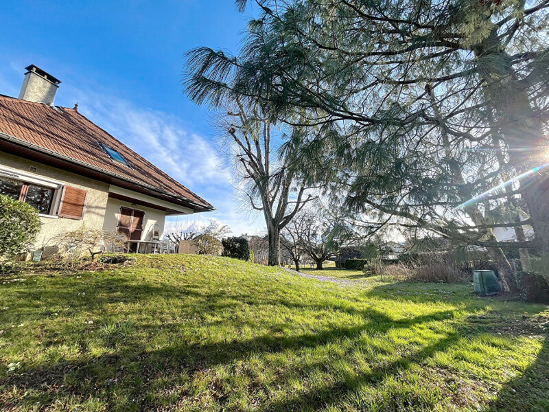 6 bedrooms House in Rumilly, France No. 263876