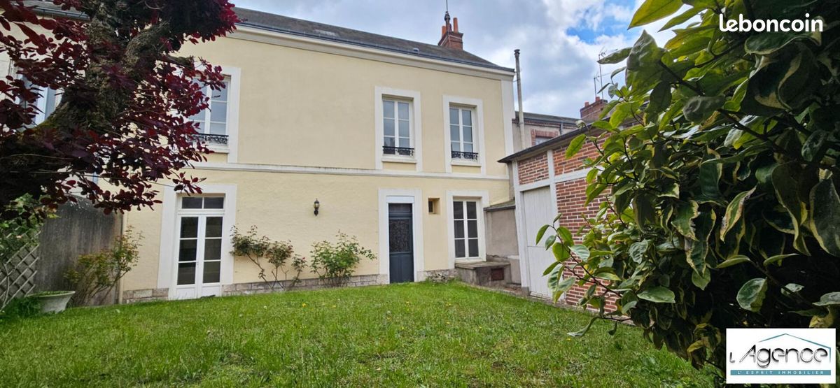 Adosado de 3 dormitorios en Chateaudun, France No. 98157