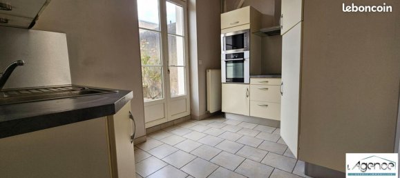 Adosado de 3 dormitorios en Chateaudun, France No. 98157 3