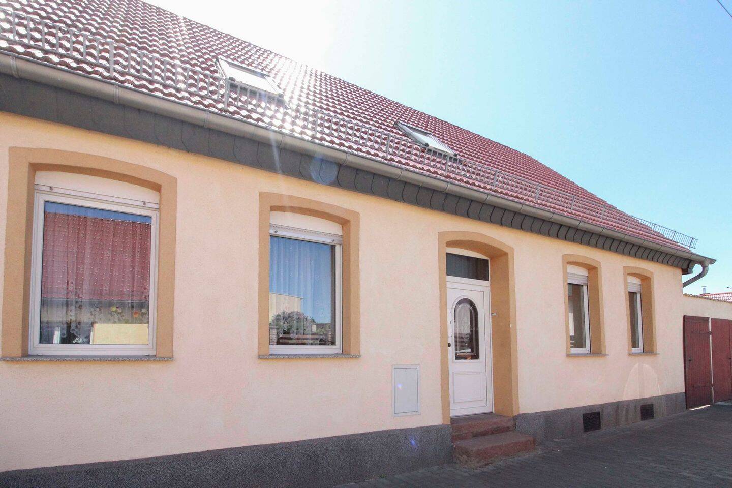 Casa de 5 dormitorios en Saalekreis, Germany No. 278984