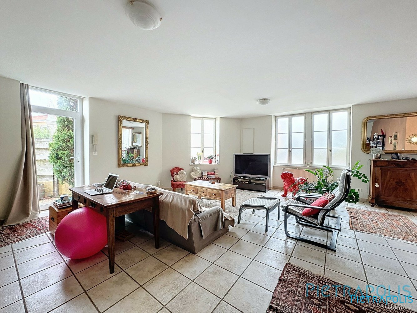 Adosado de 3 dormitorios en Saint-Etienne-sur-Chalaronne, France No. 197947