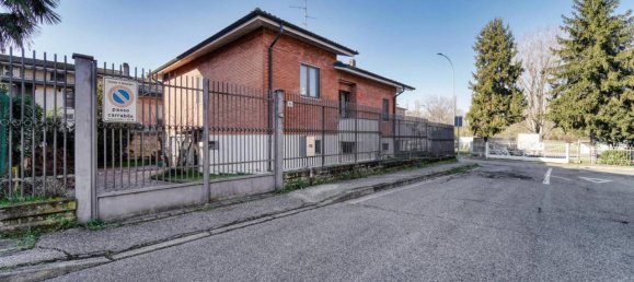4-salle Villa à Melegnano, Italy No. 25755 26