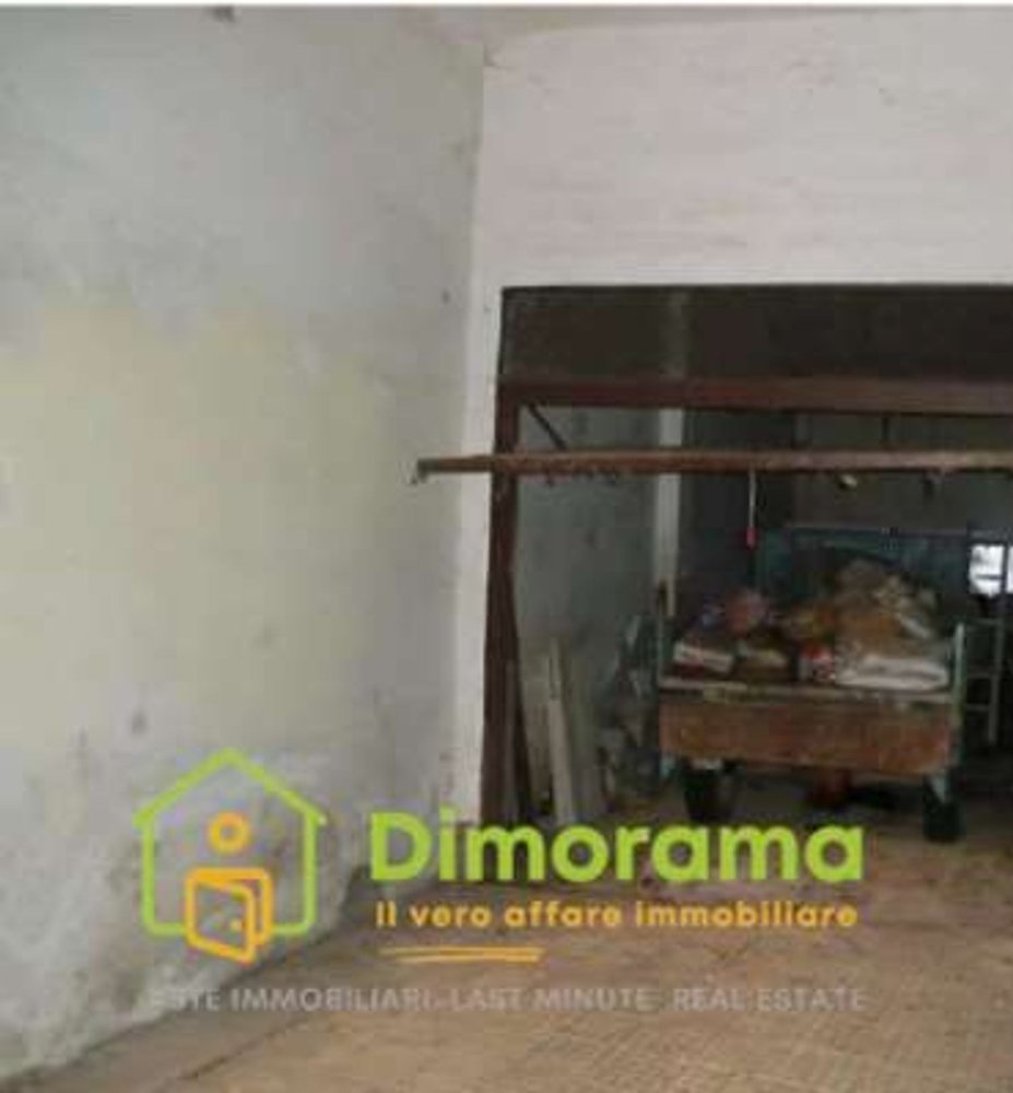 Garaje en Viterbo, Italy 27 m² No. 363653