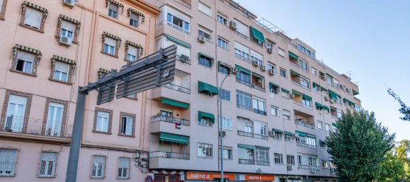 3 bedrooms Apartment in Granada, Spain No. 172072 3