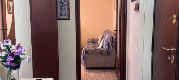 Apartamento de 2 dormitorios en Rome, Italy No. 360067 3