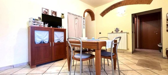 3 rooms House in Prato, Italy No. 65034 6