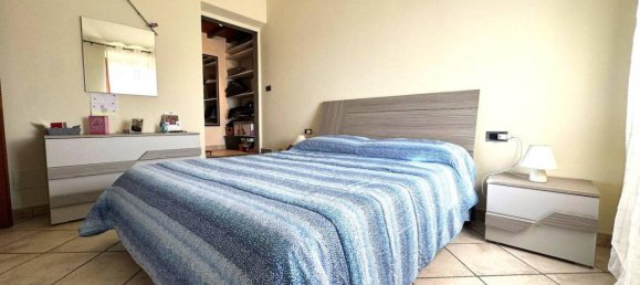 3 rooms House in Prato, Italy No. 65034 12