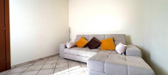 3 rooms House in Prato, Italy No. 65034 9