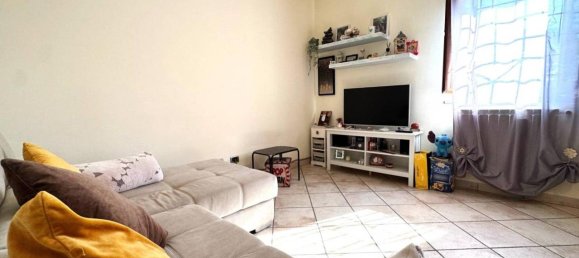 3 rooms House in Prato, Italy No. 65034 8