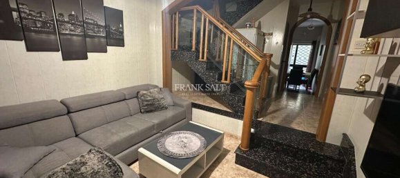 2 bedrooms House in Birzebbuga, Malta No. 1974 11