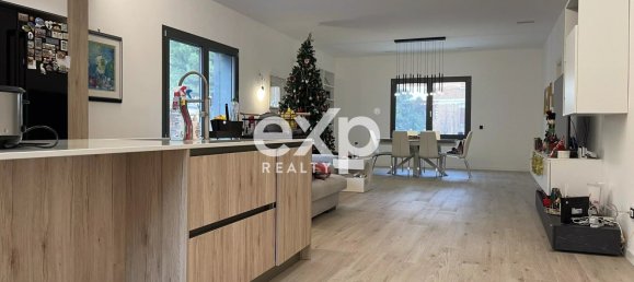 3 bedrooms Villa in Venice, Italy No. 106463 4