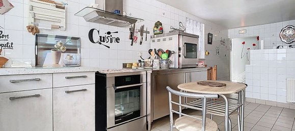 5 Schlafzimmer Haus in Marnay, France, Nr. 205679 2