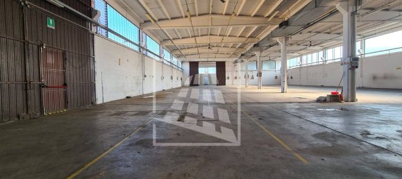 1150m² Warehouse in Guastalla, Italy No. 313045 5