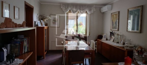 1150m² Warehouse in Guastalla, Italy No. 313045 10