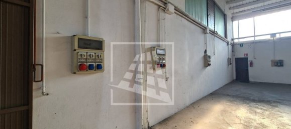1150m² Warehouse in Guastalla, Italy No. 313045 4