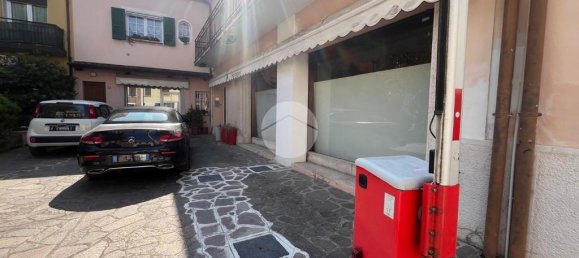 3 rooms Commercial property in Desenzano del Garda, Italy No. 271794 2