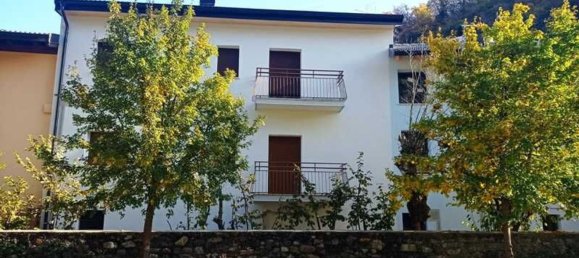 2 bedrooms House in Trento, Italy No. 327871 8