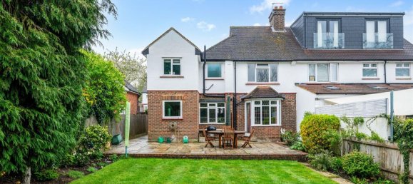 4 bedrooms House in Epsom, United Kingdom No. 9762 3