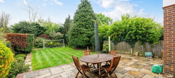 4 bedrooms House in Epsom, United Kingdom No. 9762 2