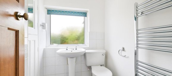 4 bedrooms House in Epsom, United Kingdom No. 9762 16