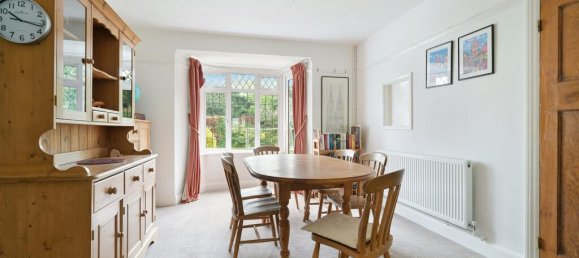 4 bedrooms House in Epsom, United Kingdom No. 9762 6