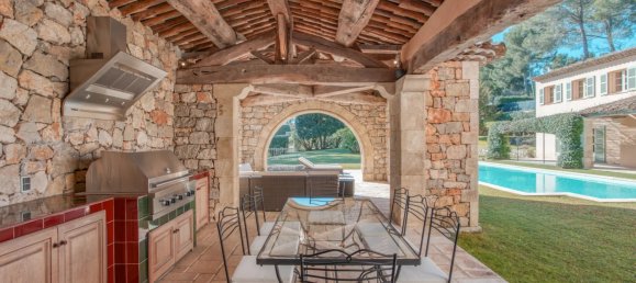 5 bedrooms Villa in Mougins, France No. 38310 3