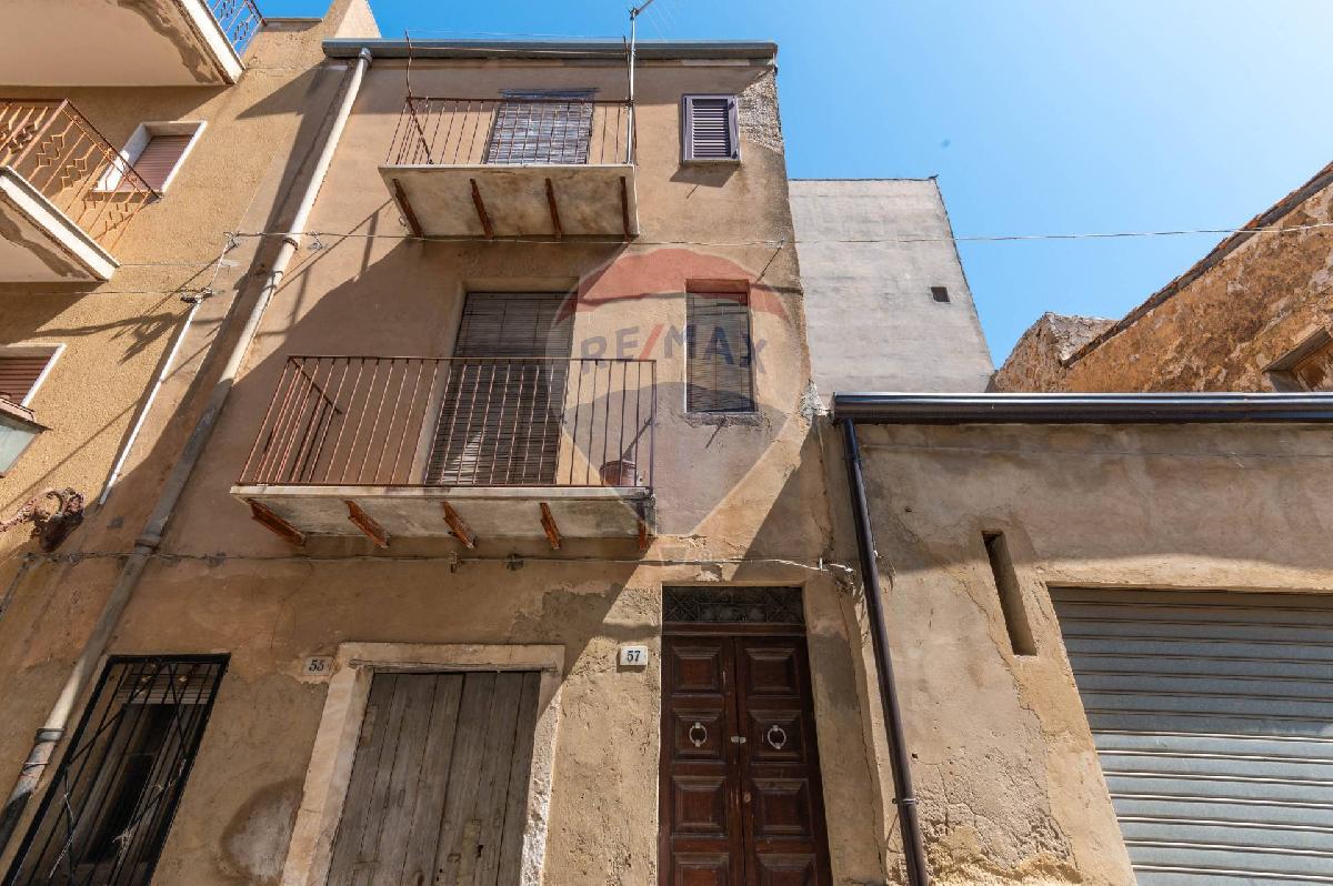 2 غرف نوم منزل في Mirabella Imbaccari, Italy رقم 279764