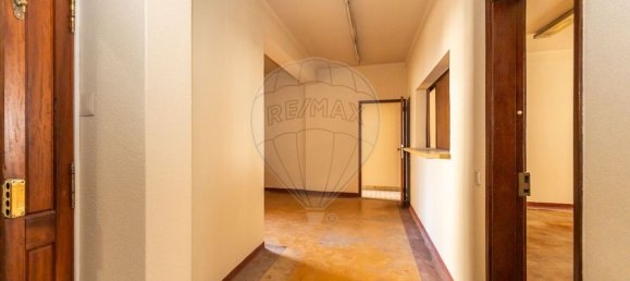 Офис 20м² в Баррейру, Португалия № 60133 20