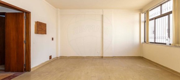 Офис 20м² в Баррейру, Португалия № 60133 14