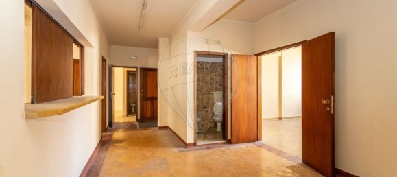 Офис 20м² в Баррейру, Португалия № 60133 11