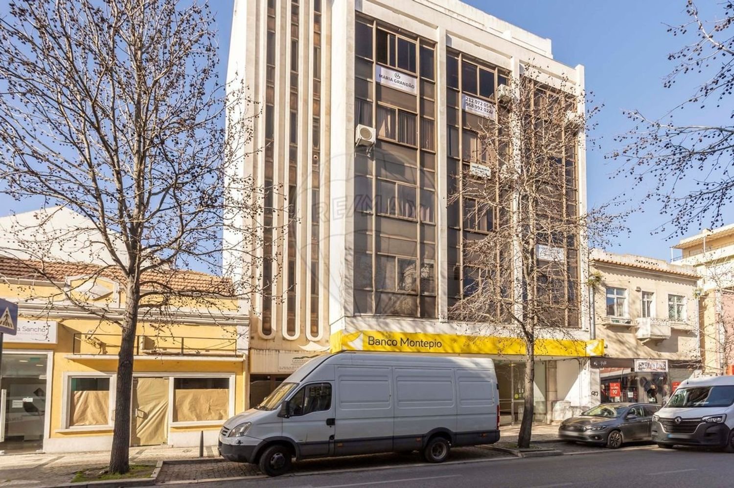 Офис 20м² в Баррейру, Португалия № 60133