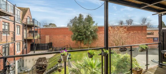 Квартира с 2 спальнями в Эпсом, Великобритания № 9722 6