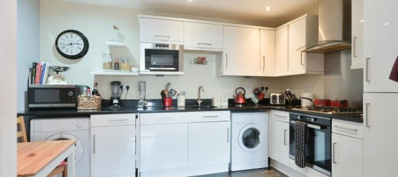 Квартира с 2 спальнями в Эпсом, Великобритания № 9722 4