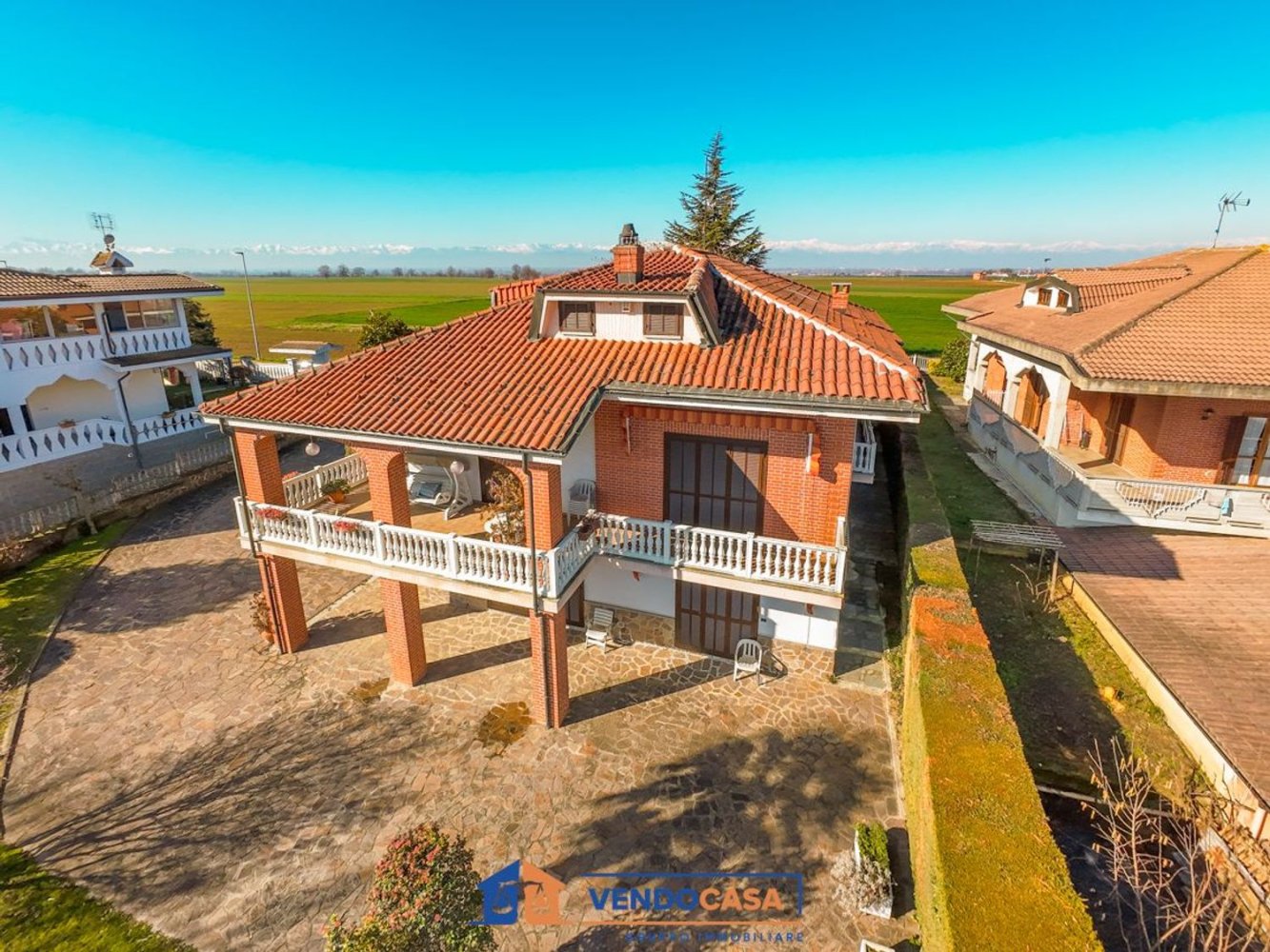 8-salle Villa à Cervere, Italy No. 145395