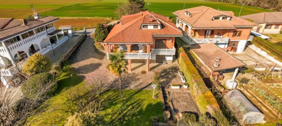 8-salle Villa à Cervere, Italy No. 145395 3