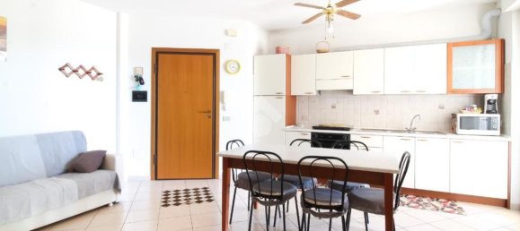 3-salle Appartement à Martinsicuro, Italy No. 295985 6