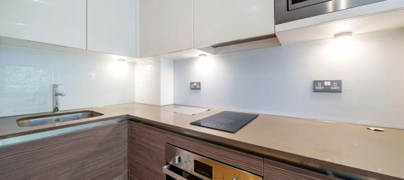 Studio in London, United Kingdom No. 7790 15