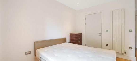 Studio in London, United Kingdom No. 7790 6