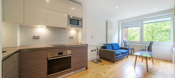 Studio in London, United Kingdom No. 7790 13